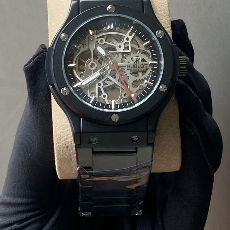 Hublot automatic gents watch black dial stainless steel strap Kenya